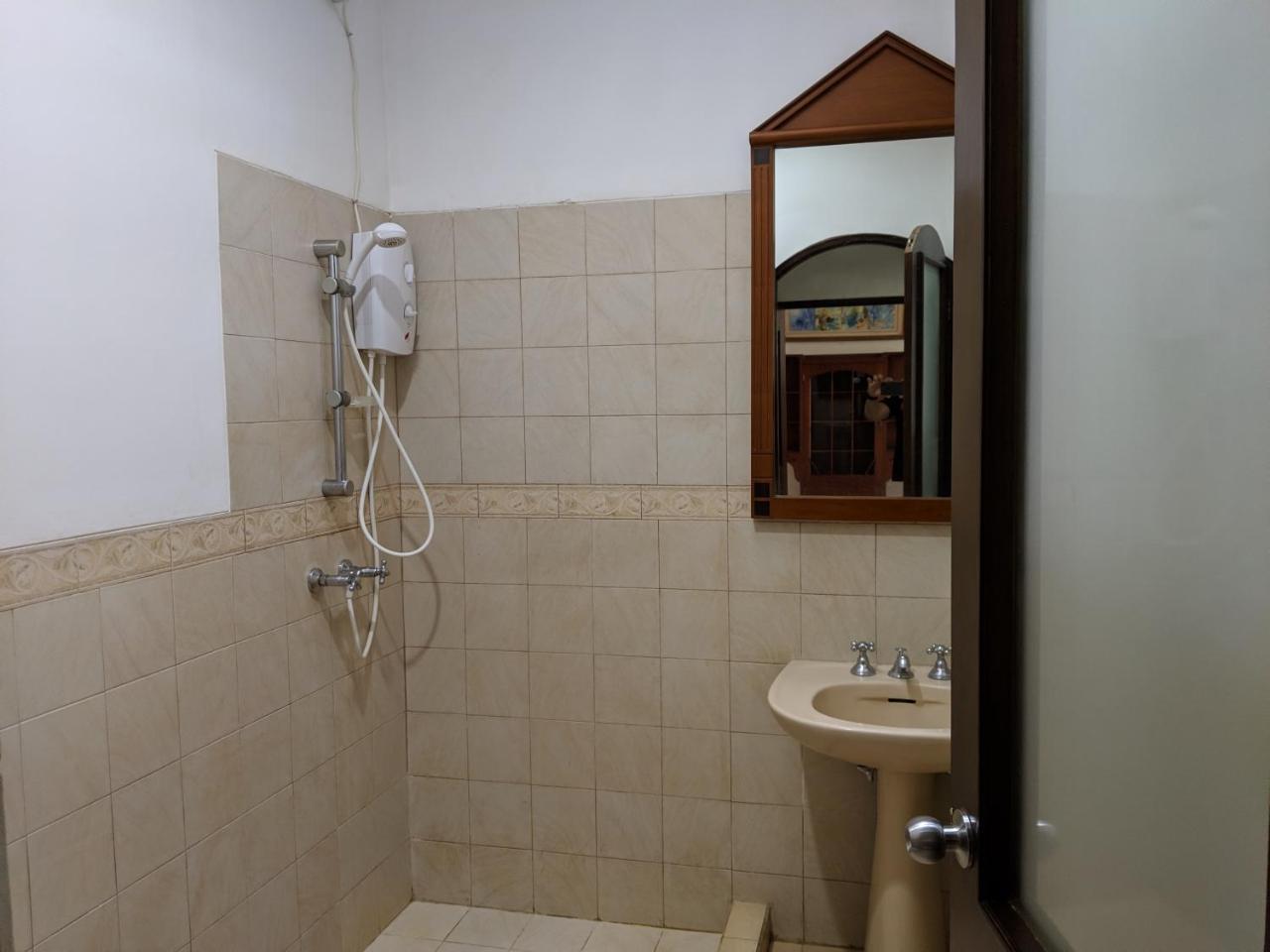 มาย โฮม บาย แฟลต06 Bed & Breakfast จาการ์ตา ภายนอก รูปภาพ